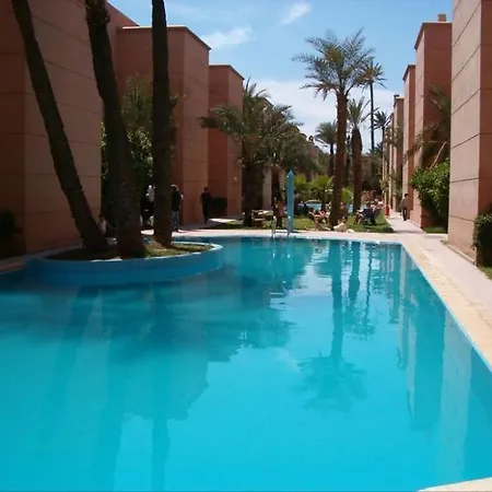 Jolie Petit Riyad Avec Piscine Belle Terrasse Wifi مراكش المظهر الخارجي الصورة